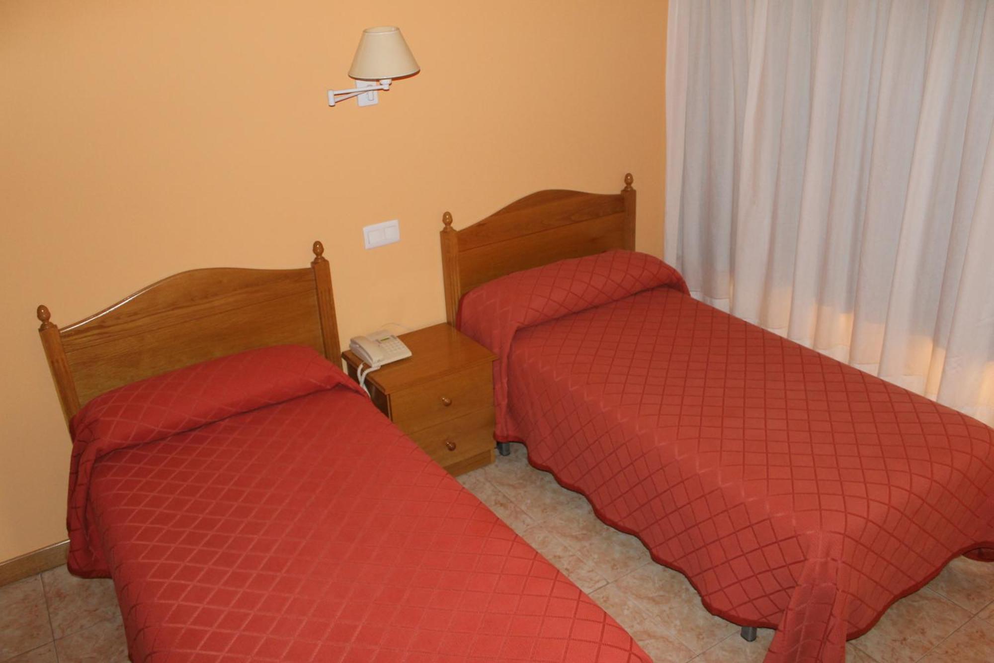 Hostal Sandino Villodrigo Exterior photo